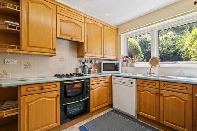 21 Greenside Drive, Hitchin, Hertfordshire photo 4