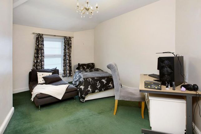 Flat 1, 27 Fore Street, Teignmouth, Teignmouth photo 4