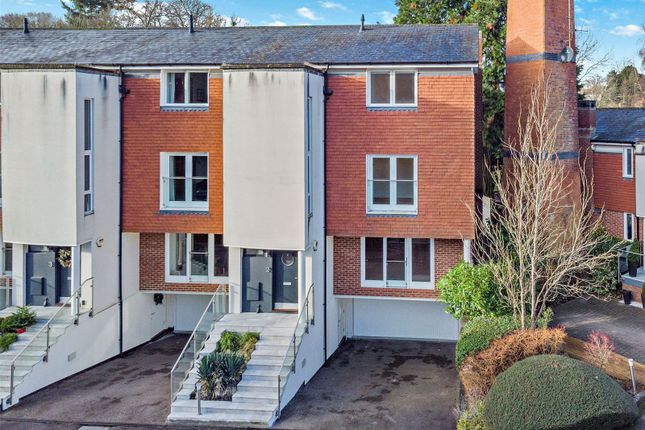 2, Swan Place, Kent photo 2