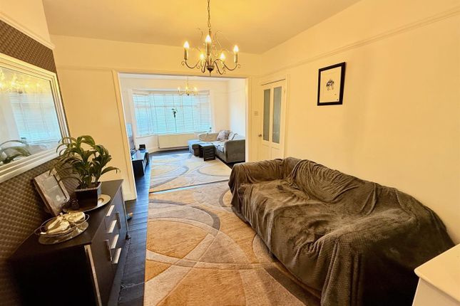84, Upshire Road, Waltham Abbey photo 4