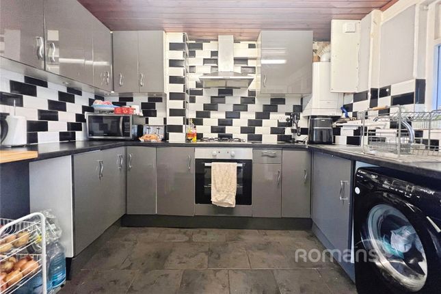 61, Selborne Avenue, Hampshire photo 4