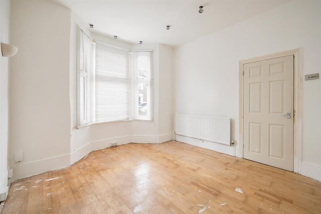 33, Glenthorne Road, Walthamstow photo 2