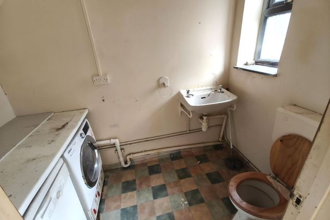 5, Sayers Crescent, Gloucester photo 5