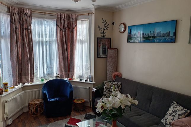 16, Eustace Road, London photo 5