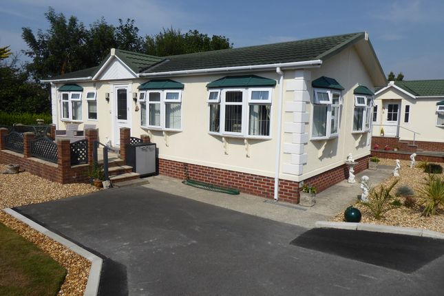 Thumbnail Mobile/park home for sale in Schooner Park, New Quay, Wales