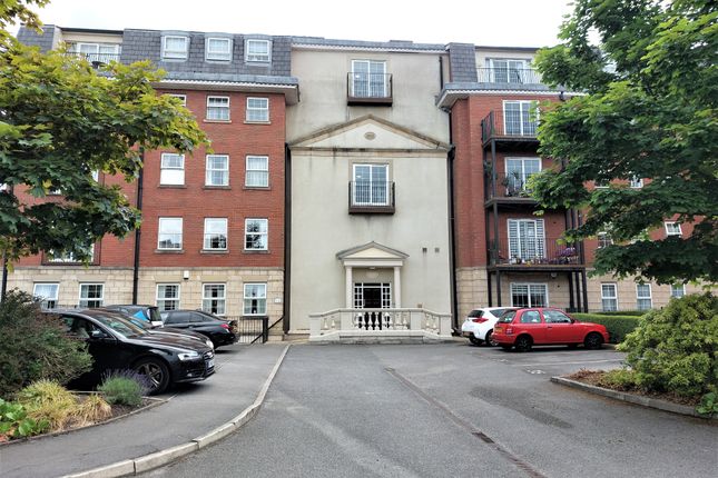 Flat for sale in Wentworth Court, Whitefield