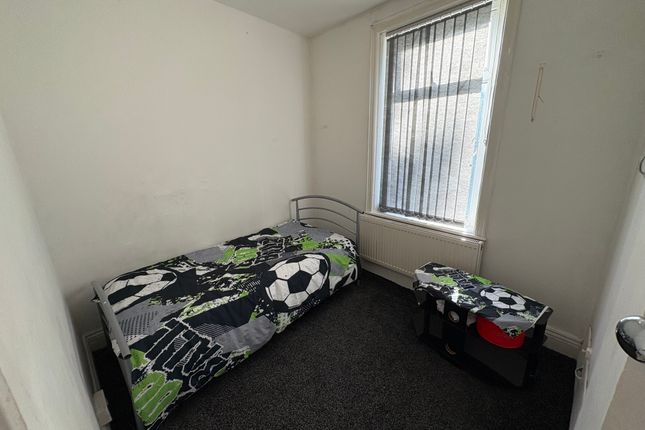 15, Pleasant St, Bradford photo 5