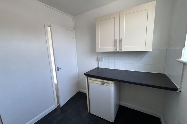 Flat to rent in Halfway Street, Sidcup