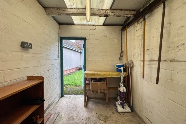 Shed (2)