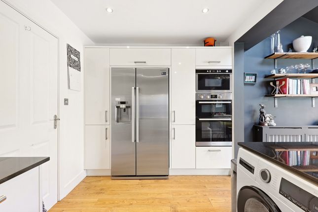 22, Hutton Gate, Harrogate photo 4