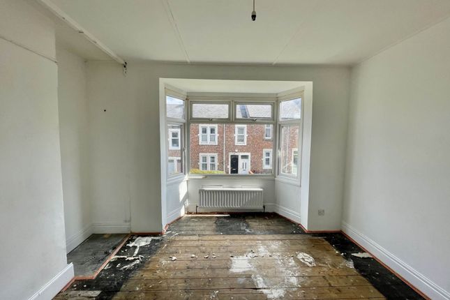 Thumbnail Flat to rent in Axwell Terrace, Newcastle Upon Tyne