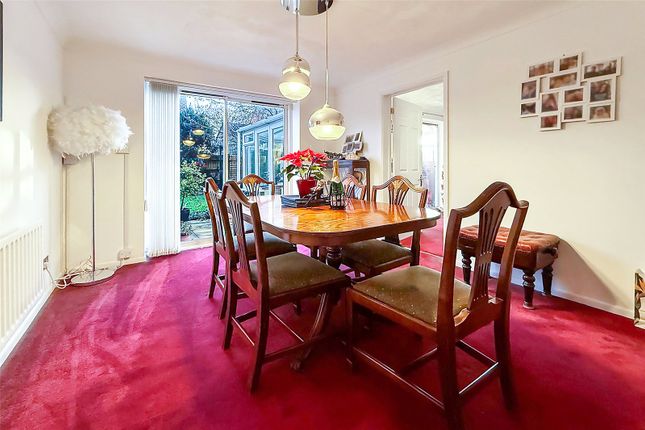 21, Toddington Park, Littlehampton photo 4