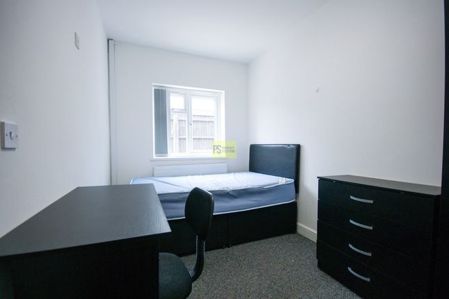 8, Dawlish Road, Birmingham photo 3