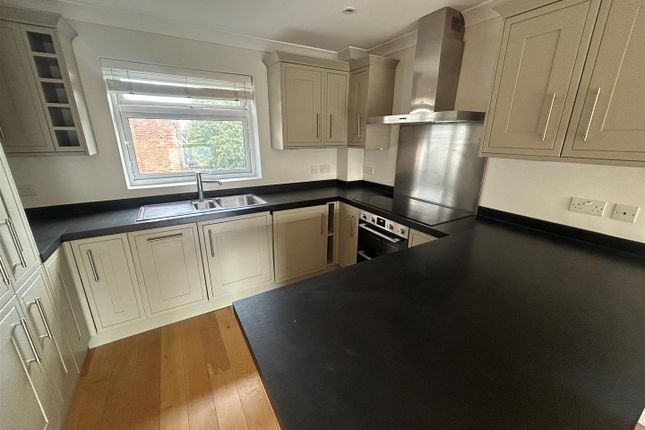 33 Holly Court, 66, Worcester Road, Sutton photo 4