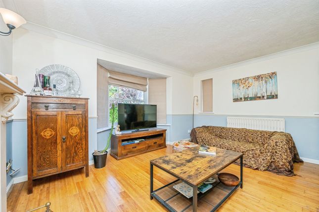 7, Tantallon Close, Worcester photo 3