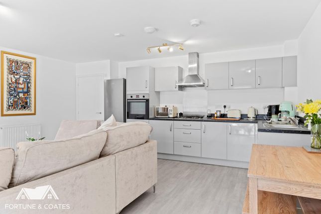 3, Aspen Way, Harlow photo 3