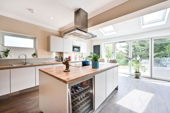 58, Chiltern Drive, Surbiton photo 4