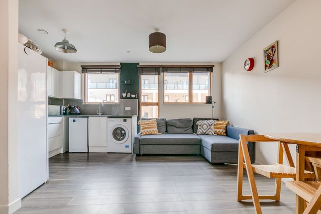 Flat 105, Deepak House, London photo 2