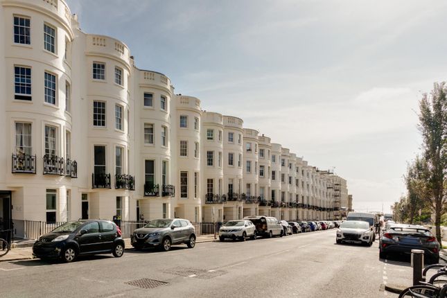 Thumbnail Property for sale in Lansdowne Place, Hove