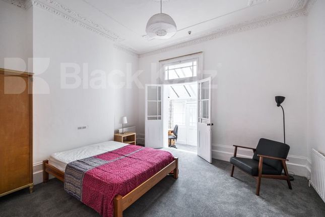 Alexandra Grove, London photo 4