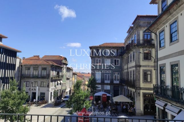Block of flats for sale in São Nicolau, Porto, Portugal