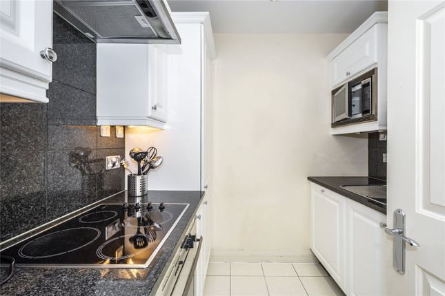 Flat 956 Point West, 116, Cromwell Road, London photo 3