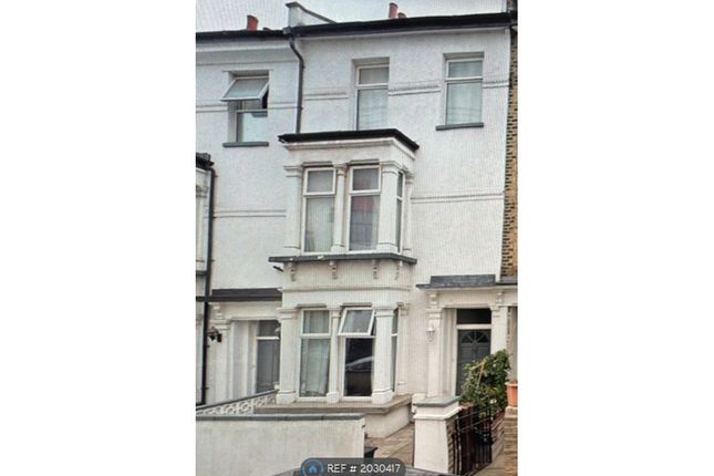Thumbnail Room to rent in Avenell Road, London