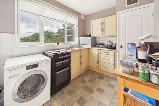 12 Arundel Court, Norwich photo 3