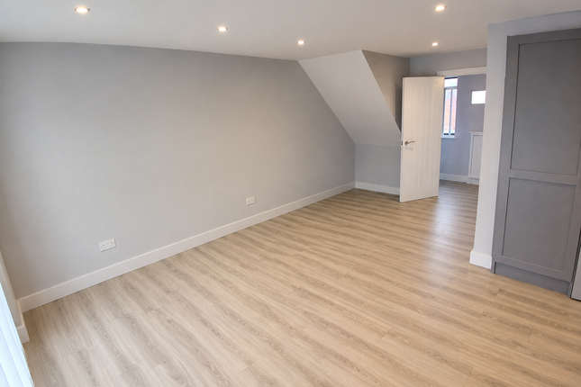 Flat 4, Newport photo 3