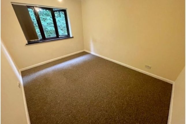 Flat to rent in The Hyde, Sundon Road, Houghton Regis, Dunstable