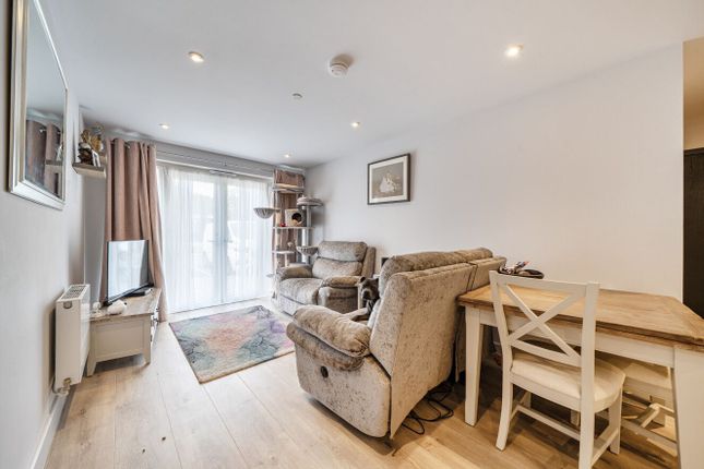 Flat One, Fibus House, Kenley photo 3