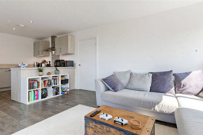 Flat 1, Cypress House, 1, Rosa Close, Godalming photo 3