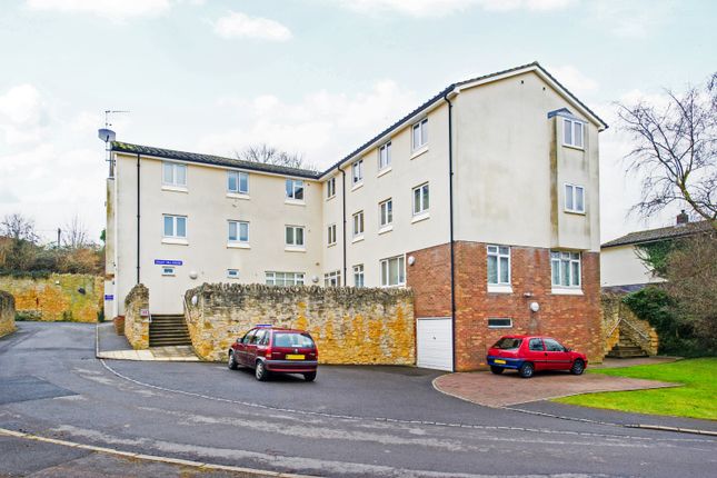 Thumbnail Flat to rent in Moorland Close, Witney, Oxfordshire