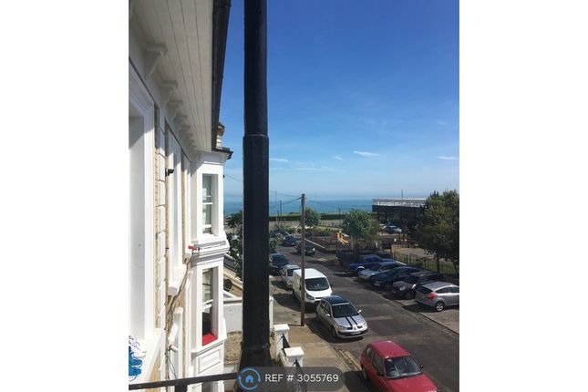 Flat, Dalby Square, Cliftonville, Margate photo 2
