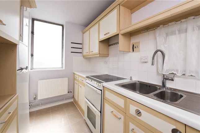 Flat 18, The Towers, Lower Mortlake Road, Richmond photo 3