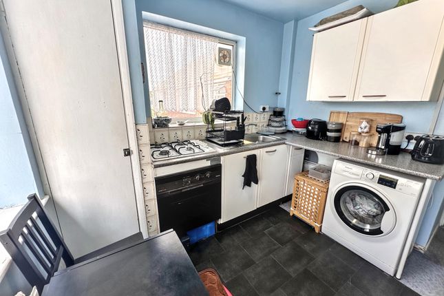 25, Godfrey Avenue, Northolt photo 5