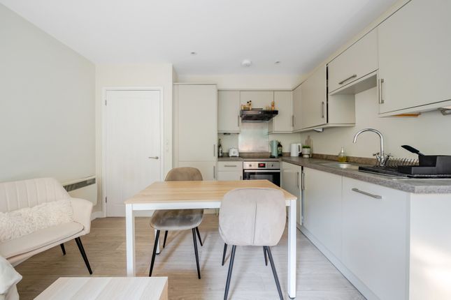 1, Birchnut Mews 4A,, Walnut Tree Close, Guildford photo 4