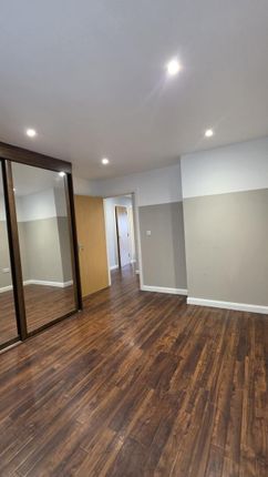 3, 19 Devon Road, Watford photo 3