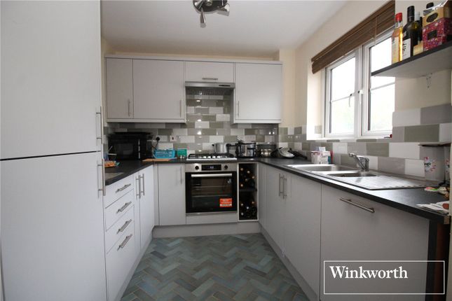 3, Keble Court, Borehamwood photo 3