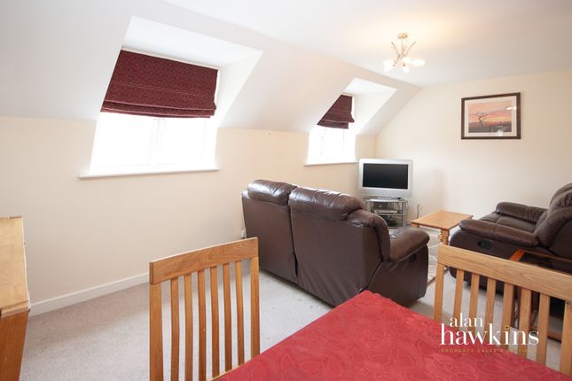 3, Hart Close, Swindon photo 4