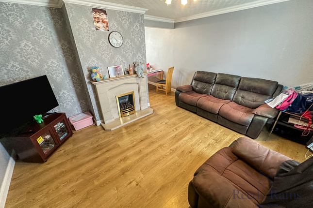 39, Westonview Avenue, Staffordshire photo 2