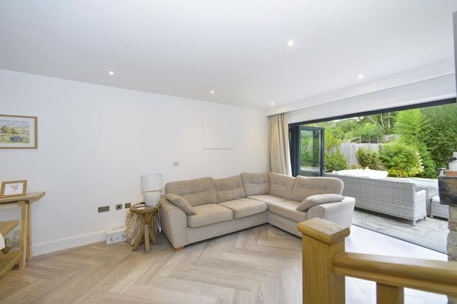 1 Stream Gardens, Hascombe, Godalming photo 4