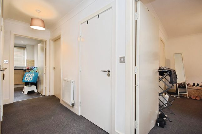 Flat 7, Partridge Court, Southend Road, Stanford-Le-Hope photo 4
