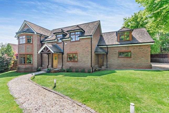 Thumbnail Country house for sale in The Avenue, Farnham Common