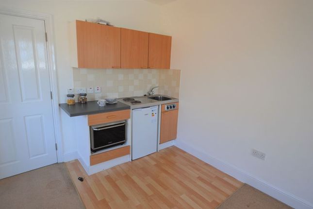 Flat A, The Laurels, Langton Road, Tunbridge Wells photo 3