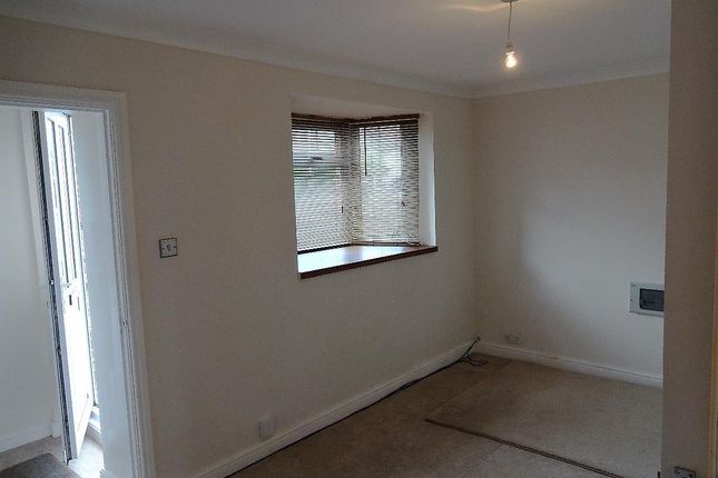 Dove Side Drive, Barnsley photo 2