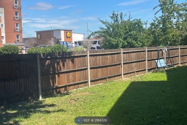 Westgate Court, Waltham Cross photo 4
