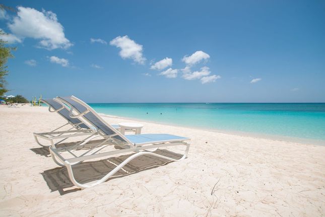 Apartment for sale in Caribbean Beachfront Condo, Villas Of The Galleon, Seven Mile Beach, Grand Cayman