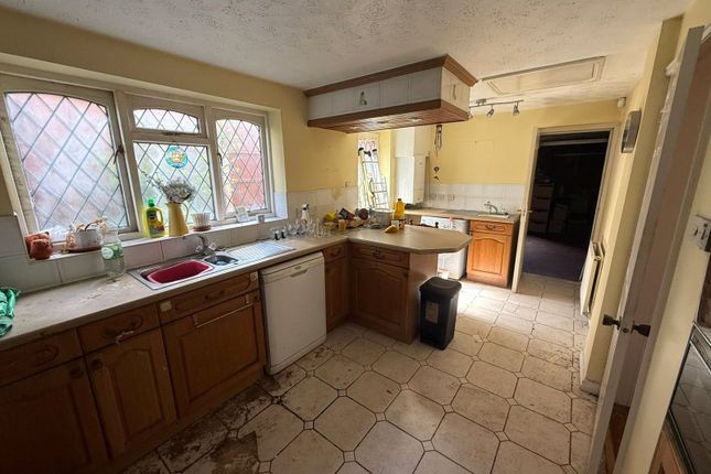 2, Selby Close, Merseyside photo 4