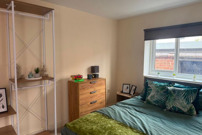 003 Royal Avenue, Room 3, Doncaster photo 4